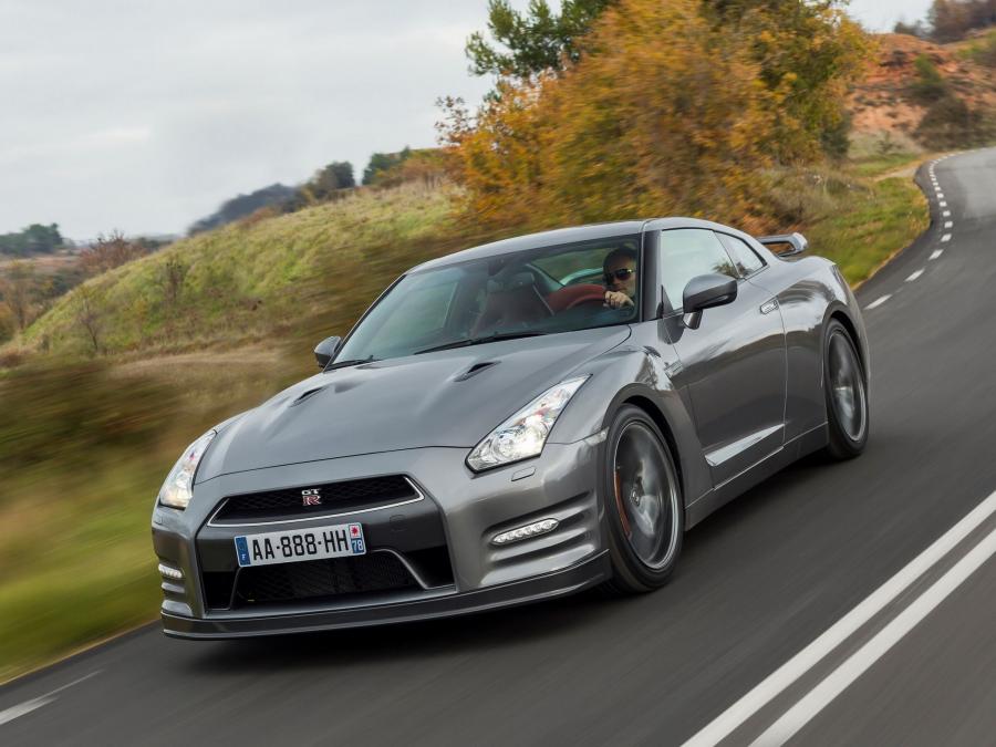  Nissan GT-R Premium Edition 2012 года  (фото 7 из 9)